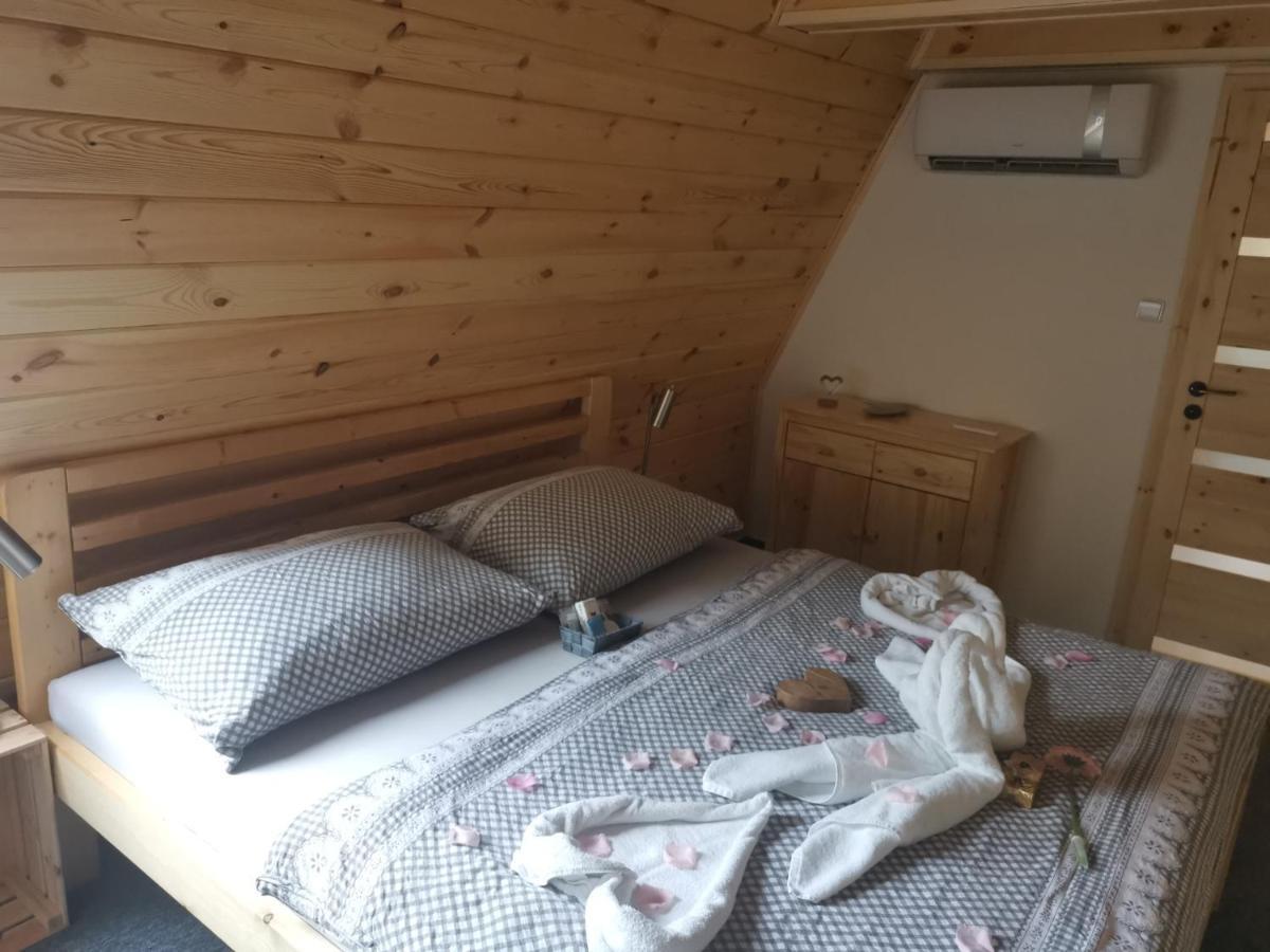 Wellness Pension Koliba Komorní Lhotka Exteriör bild