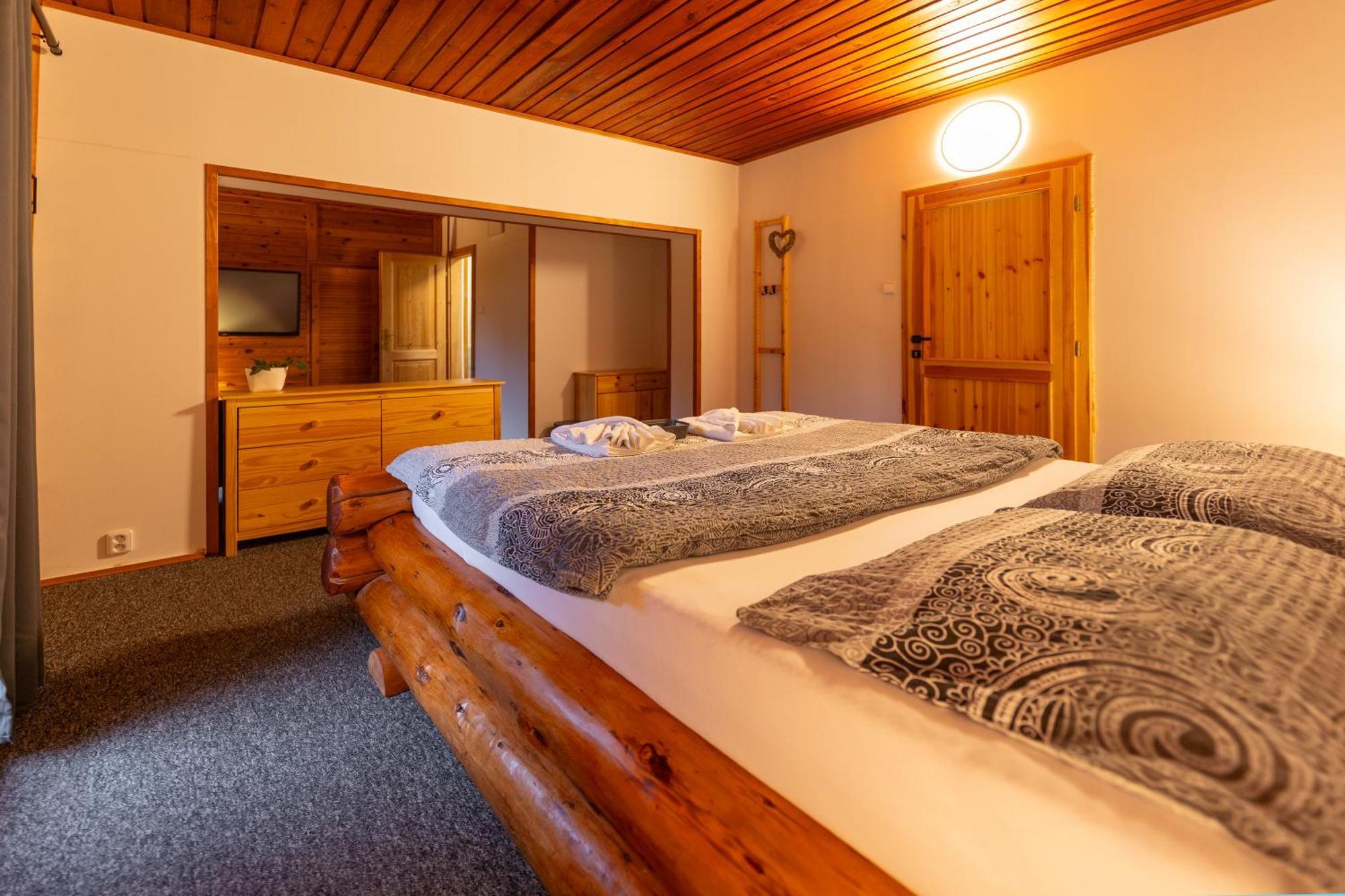 Wellness Pension Koliba Komorní Lhotka Rum bild